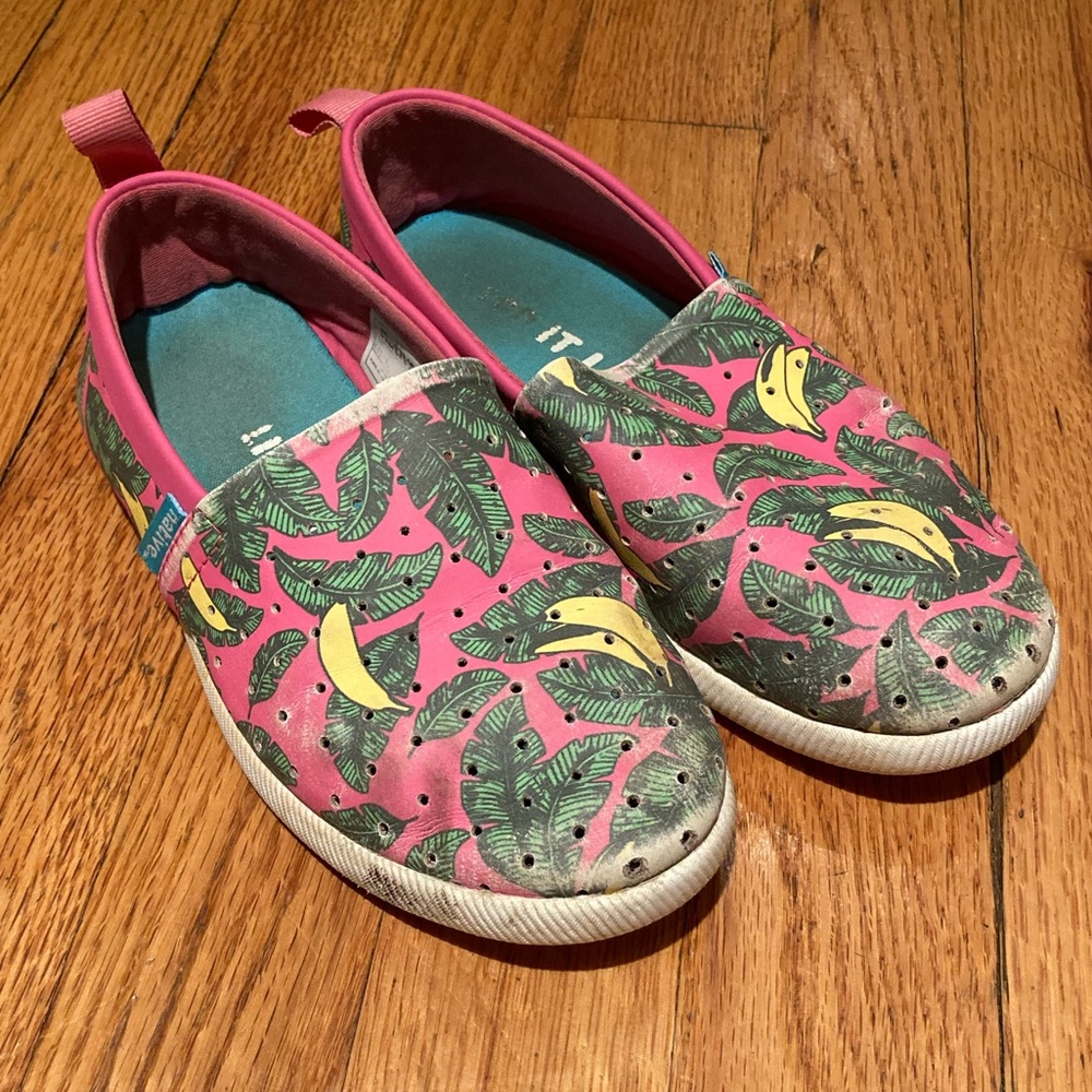 Native Shoes - Picture 2 of 5